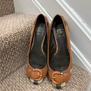Burberry Women's Brown and Black Plaid Flats